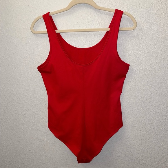 🆕 Levi’s red body suit - Picture 2 of 4